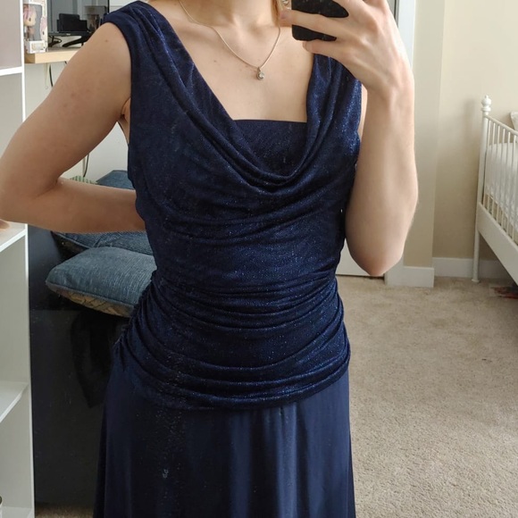 Dress - Picture 2 of 4